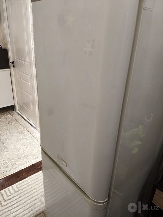 продам холодильник Ariston