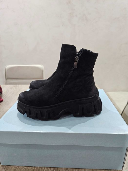 Дамски обувки номер 37