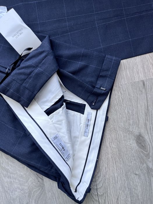 Pantaloni eleganti barbati Mango slim fit, noi cu eticheta