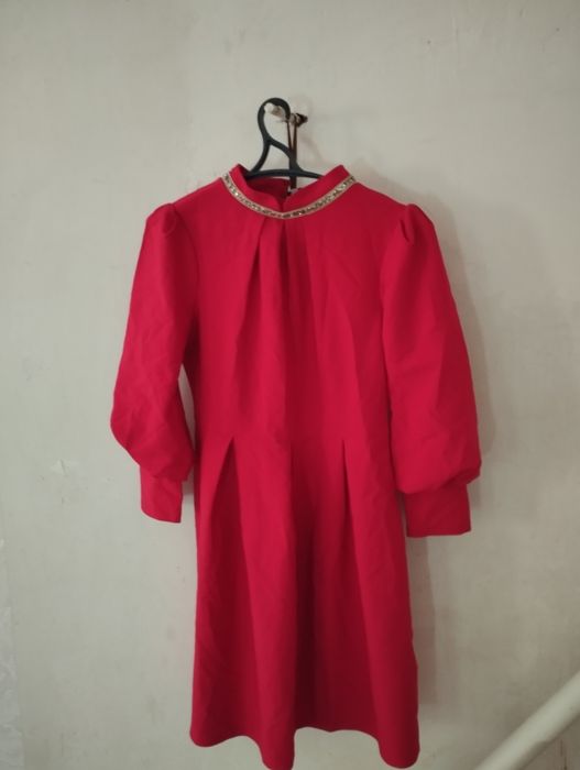 Продам платья недорого новые