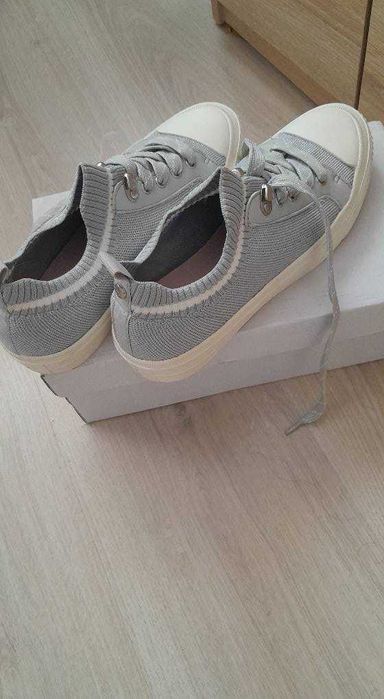 Кецове със сребриста нишка