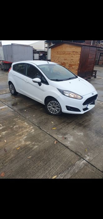 Vând Ford Fiesta 2017 diesel e 6 impecabil