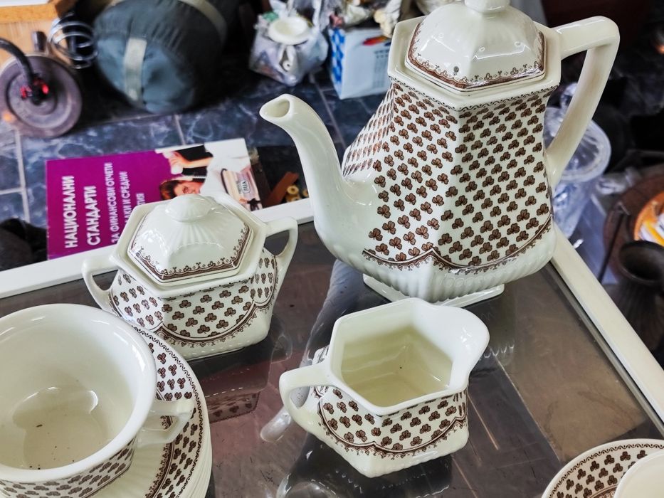 Порцеланов сервиза чаши и чинии Англия Adams