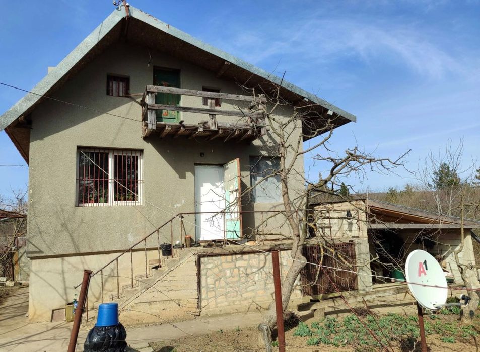 Продава се Къща в с. Баница, Област Враца - 100 кв.м за 87 €/кв.м - Снимка #1