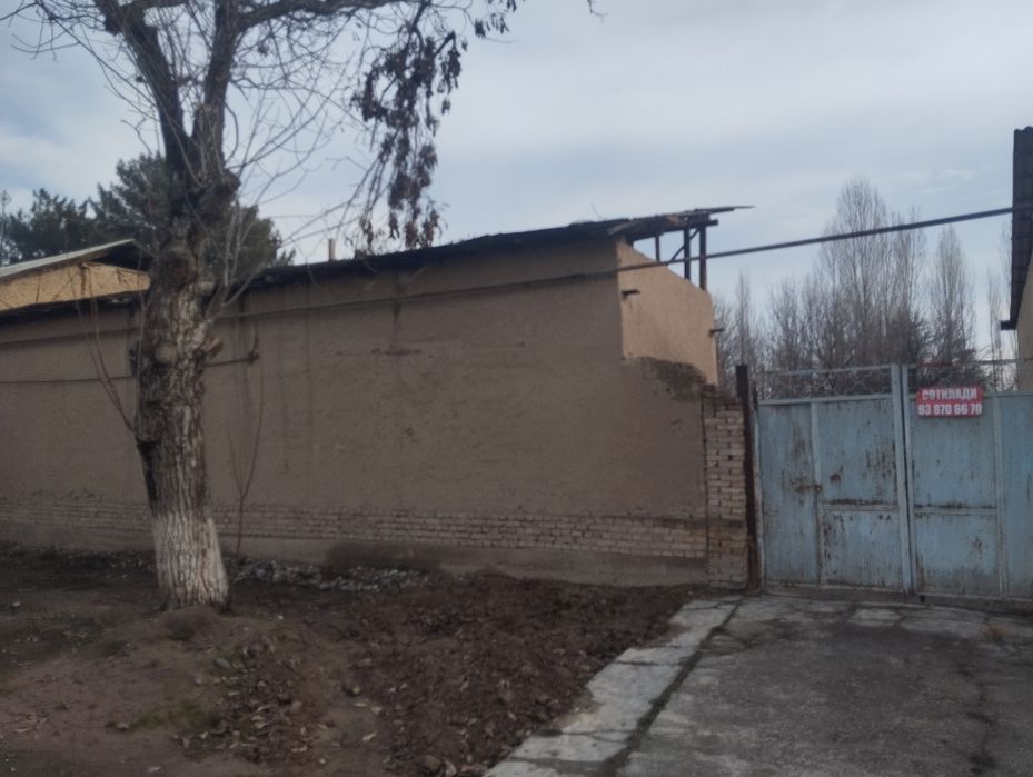 Uchastka sotiladi yangiyolda 10 sotix