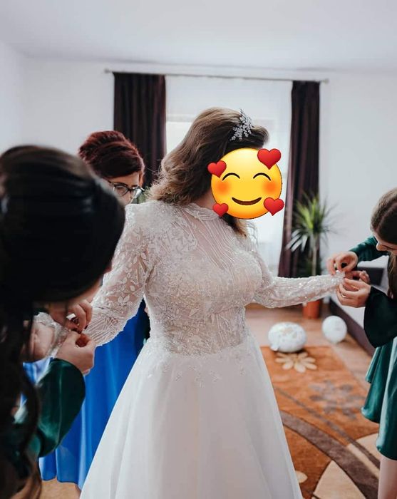 Vand rochie de mireasa, model SPECIAL