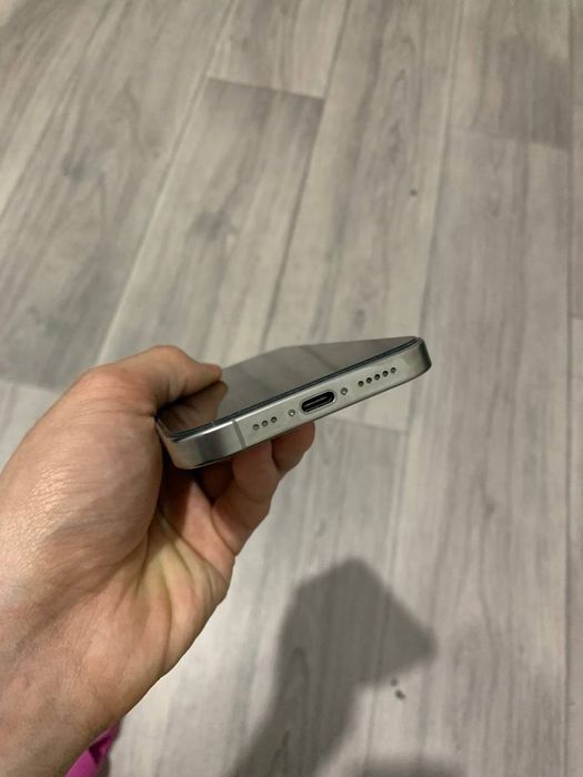 iPhone 16 pro 256 гб