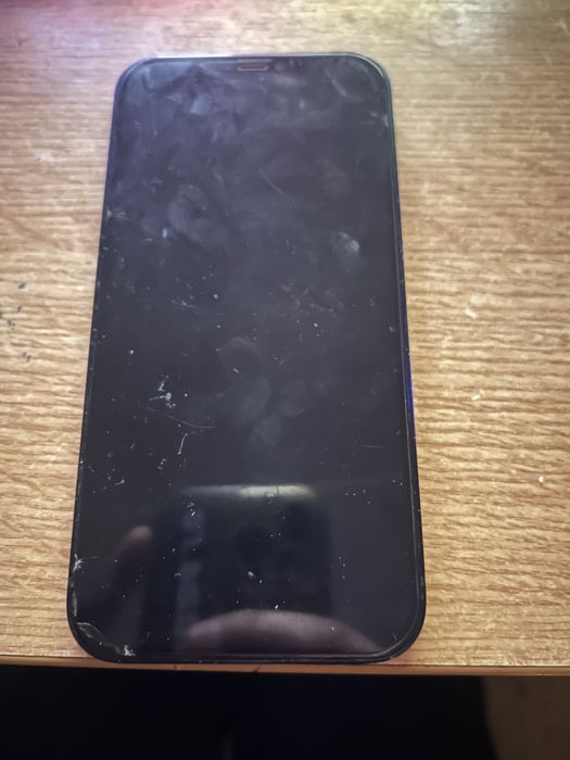 Vand iphone 12 pentru piese