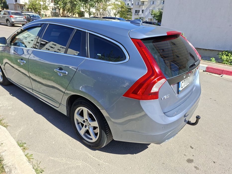 Vând Volvo v60 euro 6 2.0tdi 190cp