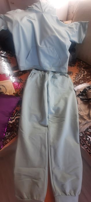 Продам пакет с женскими  вещами 50 р