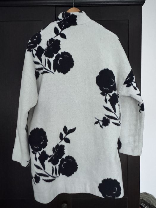 Jacheta palton alb negru flori marime M oversize