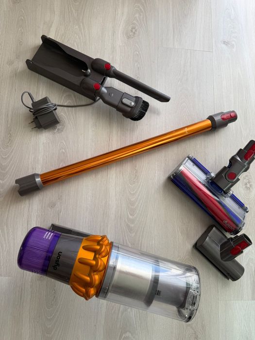 Dyson V15  detect