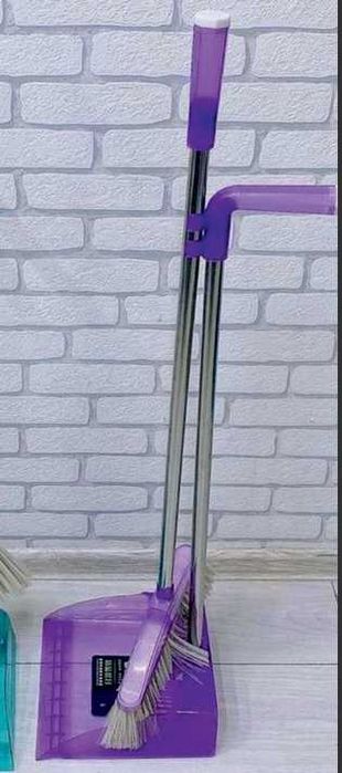 Комплект для уборки 2 в 1: веник и совок.