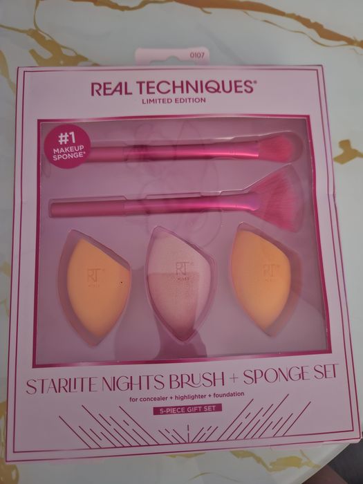 Pensule și bureți de Make-up Real Techniques