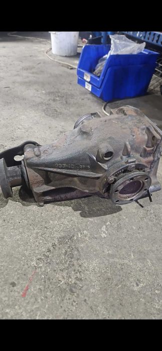 Продам залний редуктор бмв