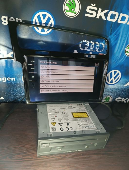 Vând display unitate + rama Mib2.5 Discovery Pro Harman
