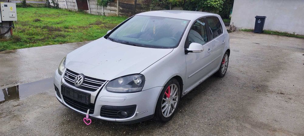 Dezmembrez Golf 5 hatchback 2.0 BMN cu 2 axe cutie KDS cod vopsea LA7W