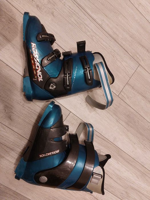 Clapari Rossignol Energy masura 27,5, cu un mic defect