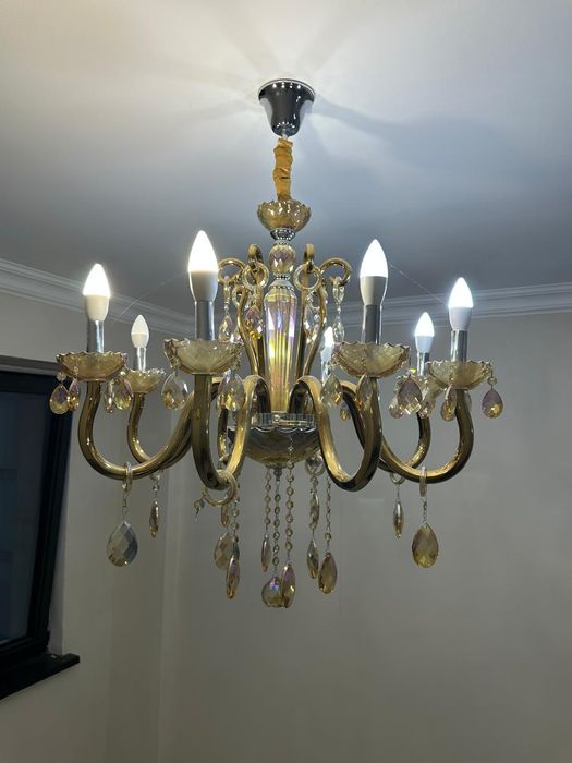 Люстра блестящяя