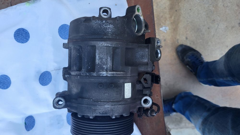 Компресор Климатик БМВ Ф01