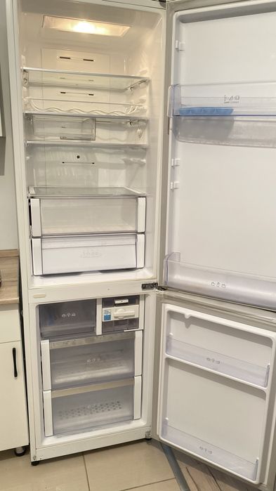 Продам холодильник lg высота 200/60