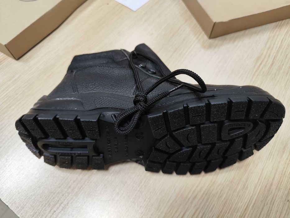 Работни защитни обувки