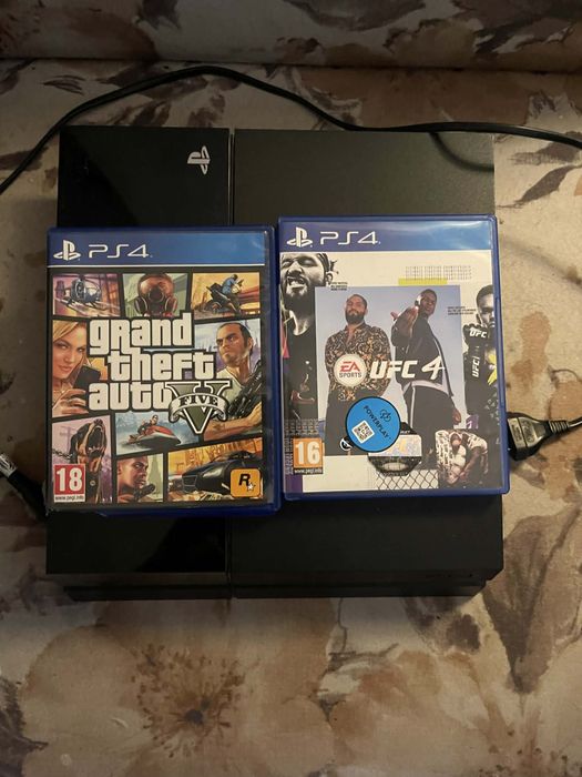 Vand Playstation 4 + Controller