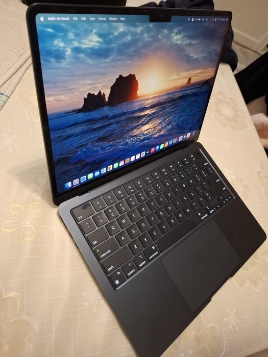 Macbook air m2 16/256