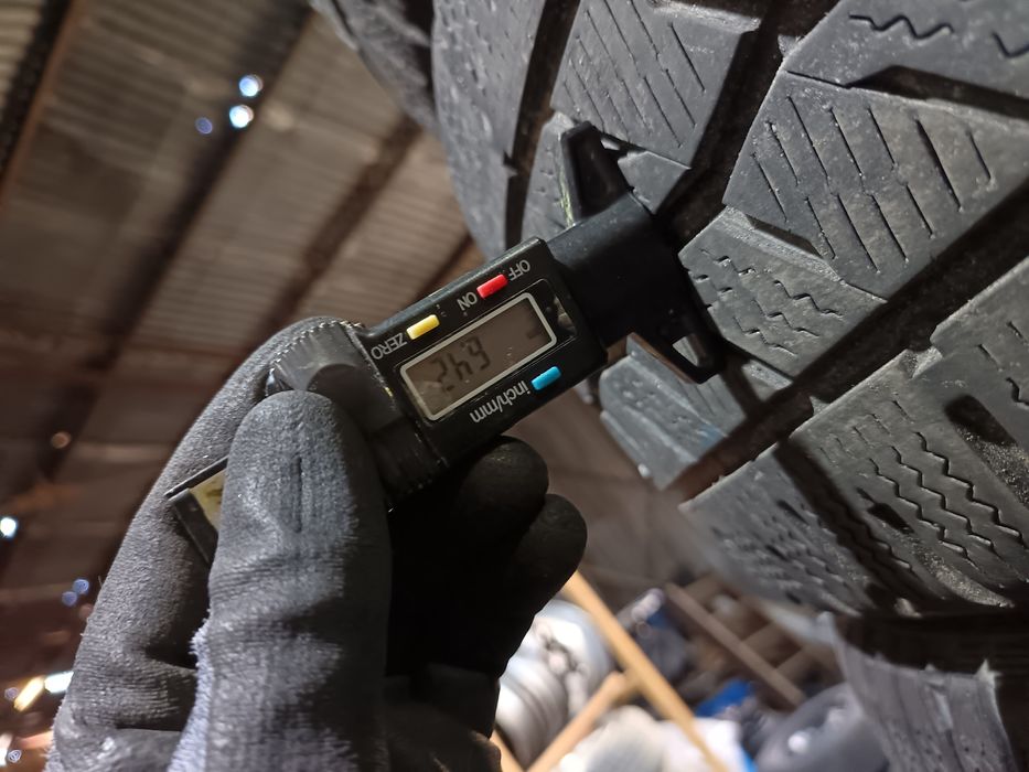 Anvelope MS iarna 225 55 17c hankook 6-7mm 2021 și 2024