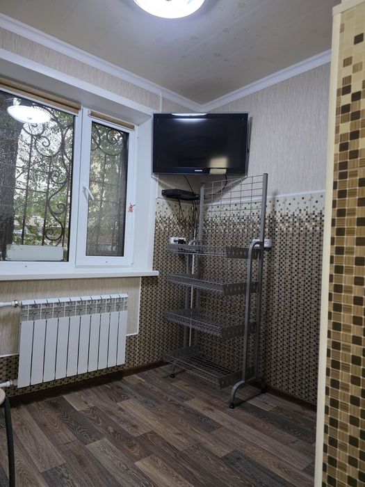Продам шкаф, вешалки, полки, стойки