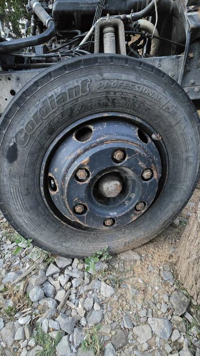 Продавам джанте с гуми 17.5