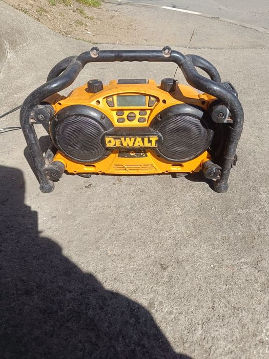 Радио Dewalt DC 011