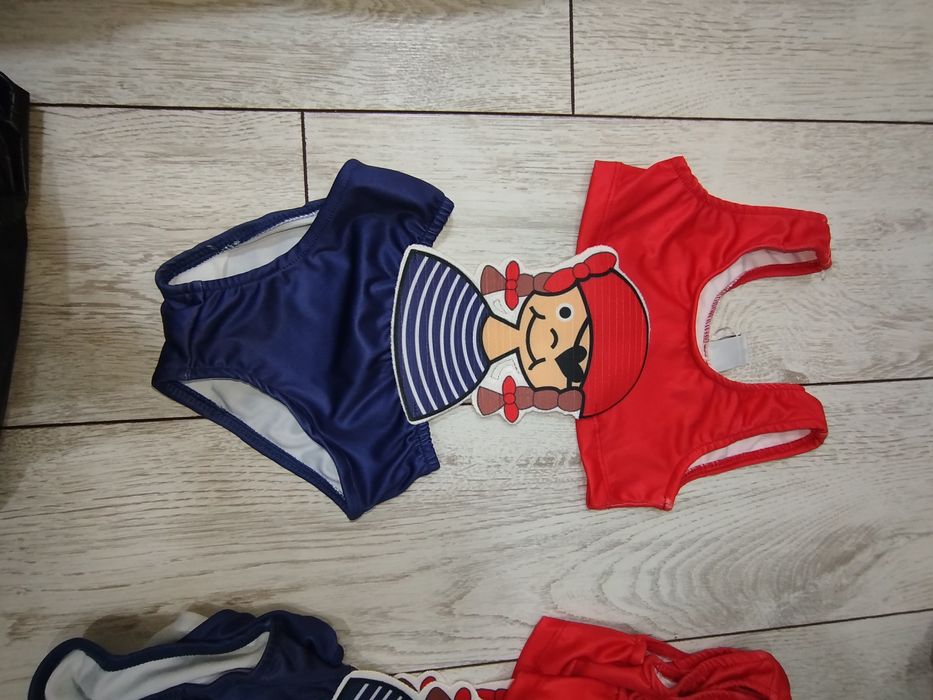 Продам купальники новые