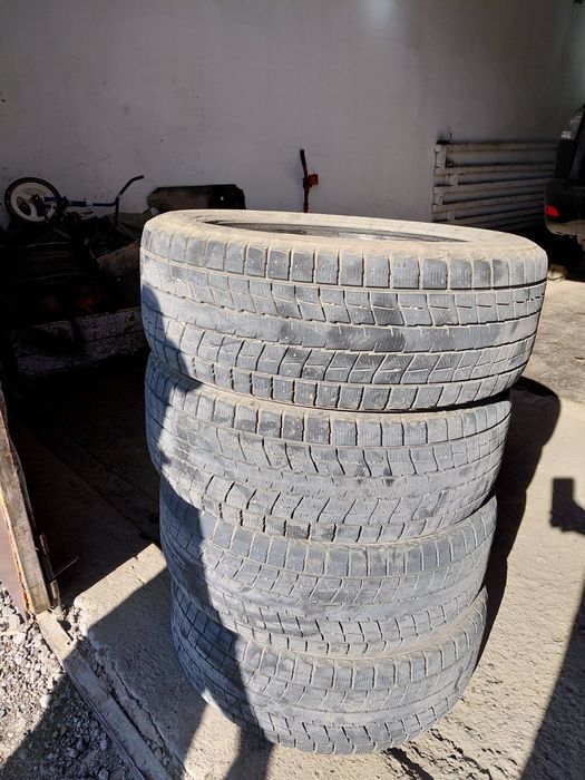 Продам комплект шины