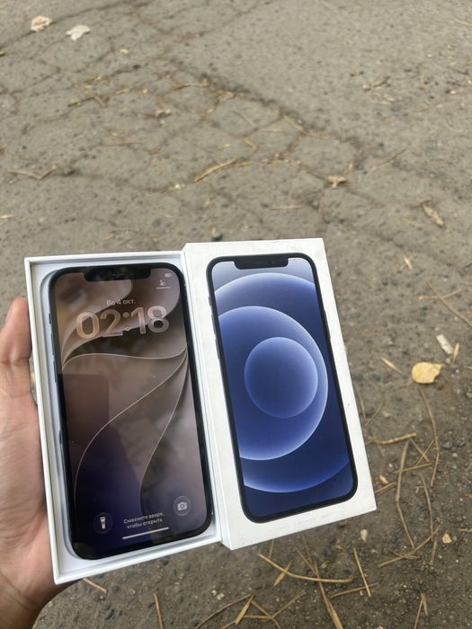 Продам айфон 12