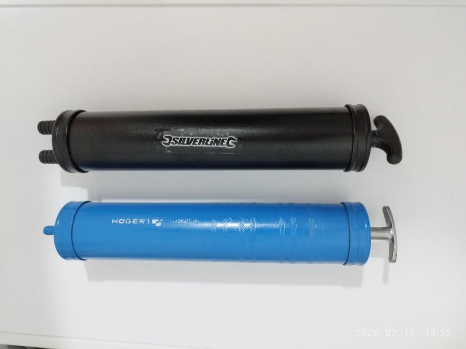 Vând pompa manual pentru ulei si alte lichide