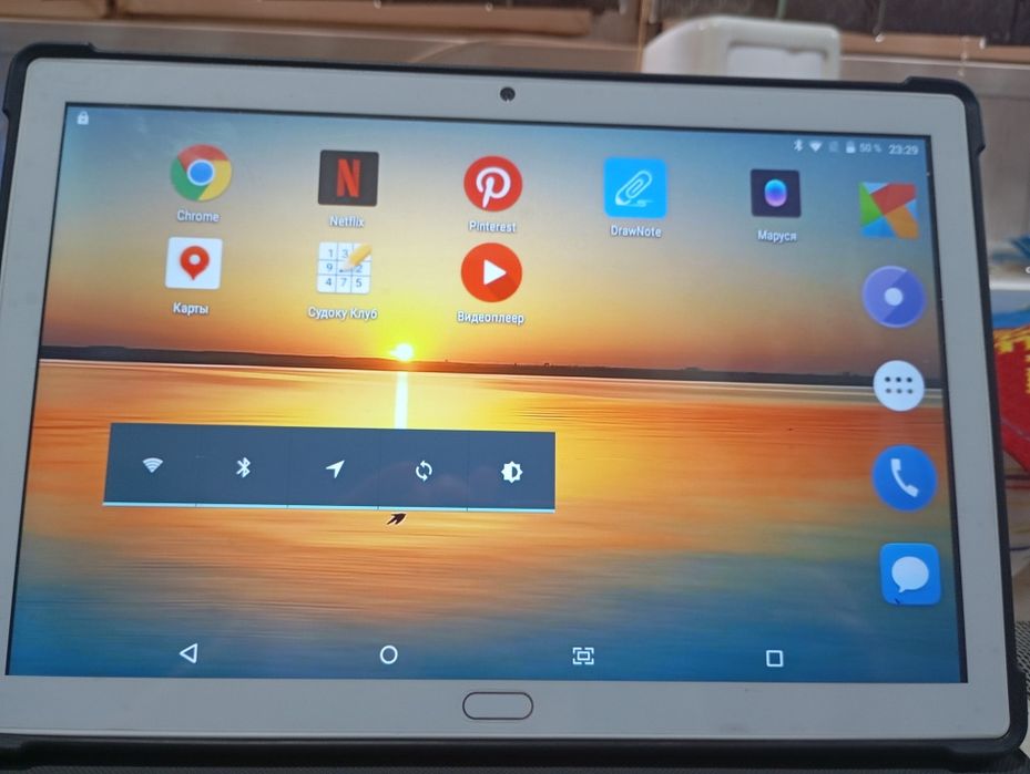 Продается планшет новый. Андроид 8.1 память 128гб