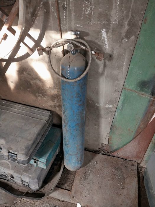 Продаю кислородный баллон с переходником