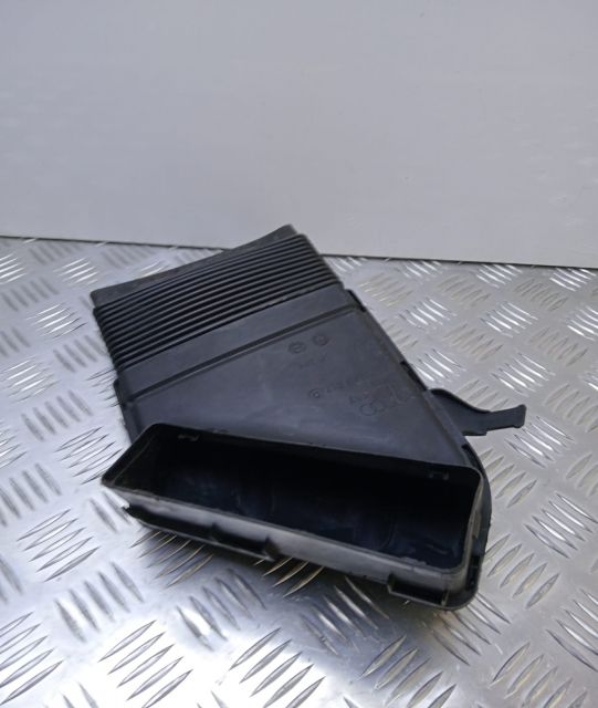 Tubulatura admisie aer 8e0129617 Audi A4 B7 seria