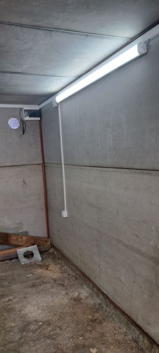 Дава се под наем Гараж / Паркомясто в Разград, Център - 17 кв.м за 76.5 € - Снимка #3