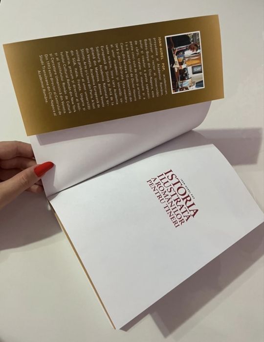 Carte Istoria ilustrata a romanilor pentru tineri