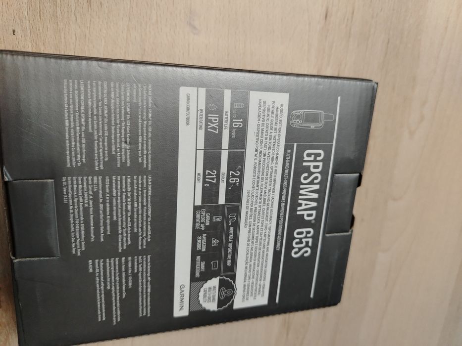 GPSMAP 65s Dispozitiv de mână cu benzi multiple/multi-GNSS cu senzori