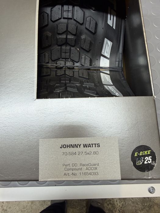 Чисто нова гума за велосипед Schwalbe Johnny Watts 27.5 2 x 80