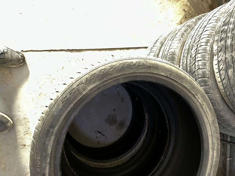 18 Lik balon 225/40/18 3 dono bo 550 mingdan donosi