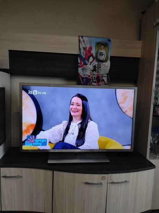 LED Телевизор PHILIPS 40 инча