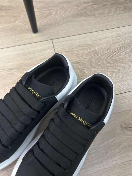 Adidasi Alexander McQueen