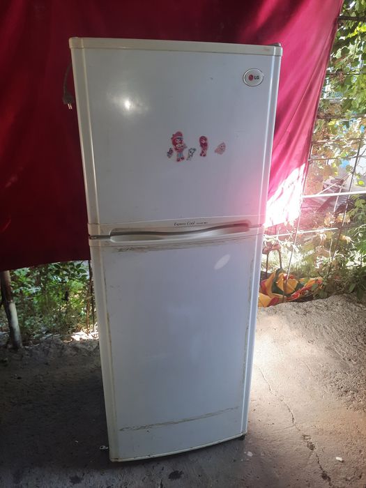 Холодильник LG состояние отличное