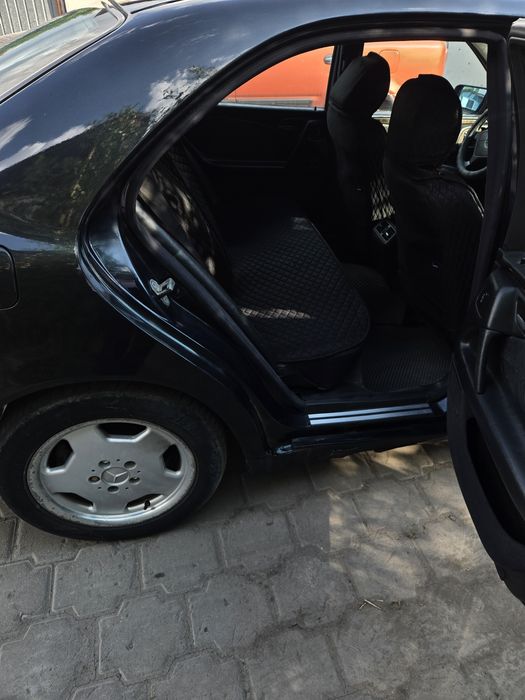 Продам Мэрс авангард 1999