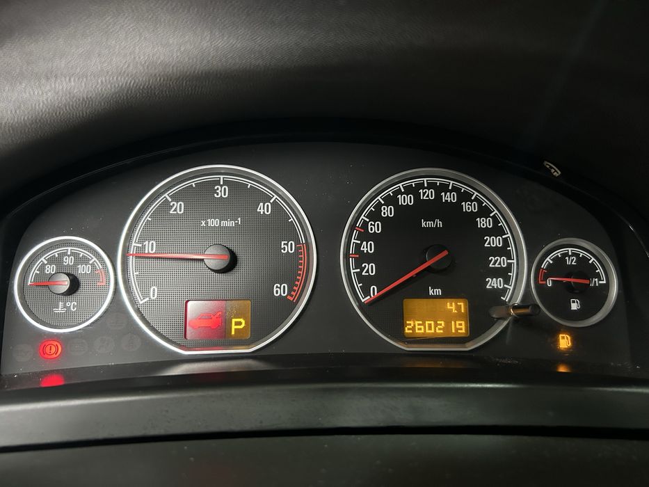 Продавам Опел Вектра 1.9