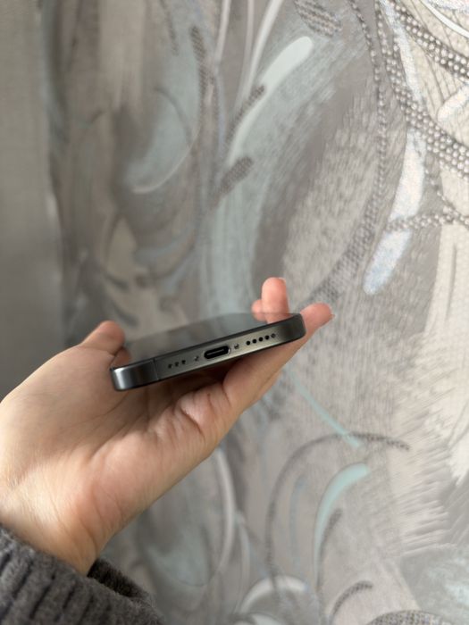 Продам Iphone 15 pro 128GB
